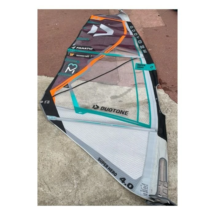 DUOTONE Super Hero 4.0m² 2021 Occasion 1 DUOTONE Super Hero 4.0m² 2021 Occasion